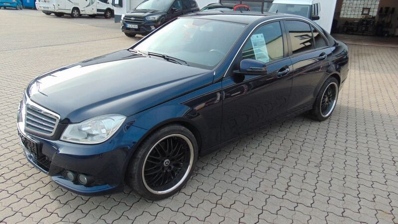 Blau Gebraucht 2013 Mercedes C220 Edition Limousine | 8.590 € (Fairer Preis) - Bild 1/4