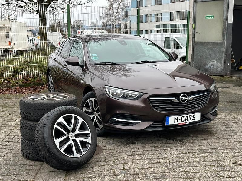 Braun Gebraucht 2017 Opel Insignia Limousine | 7.500 € (Superpreis) - Bild 1/4