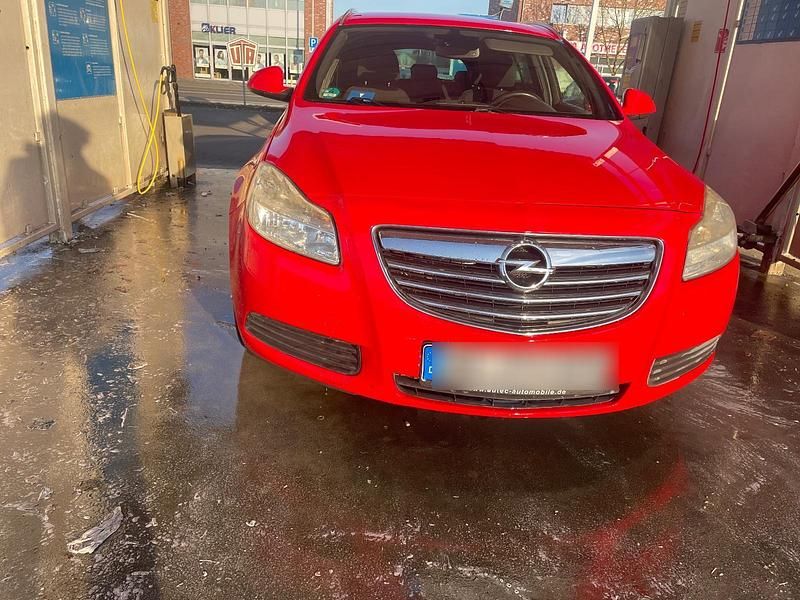 Rot Gebraucht 2011 Opel Insignia Kombi | 1.999 € (Superpreis) - Bild 1/4