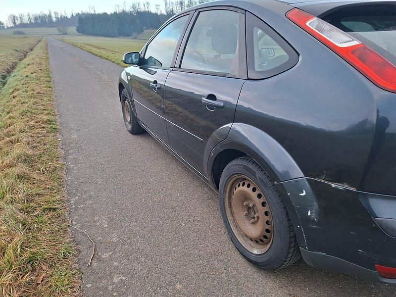 Usata Ford Focus 116 CV (85 kW) 2007 Nero Berlina