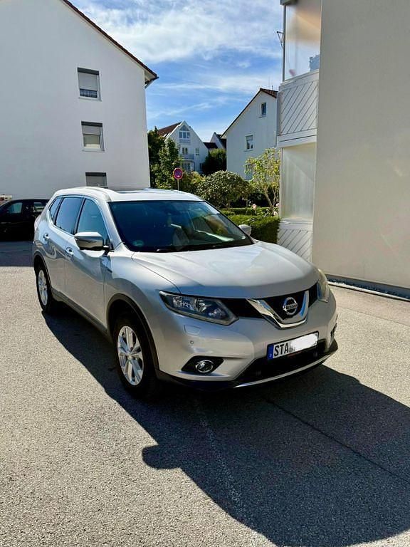 Silber Gebraucht 2016 Nissan X-Trail Acenta SUV | 10.700 € (Fairer Preis) - Bild 1/4