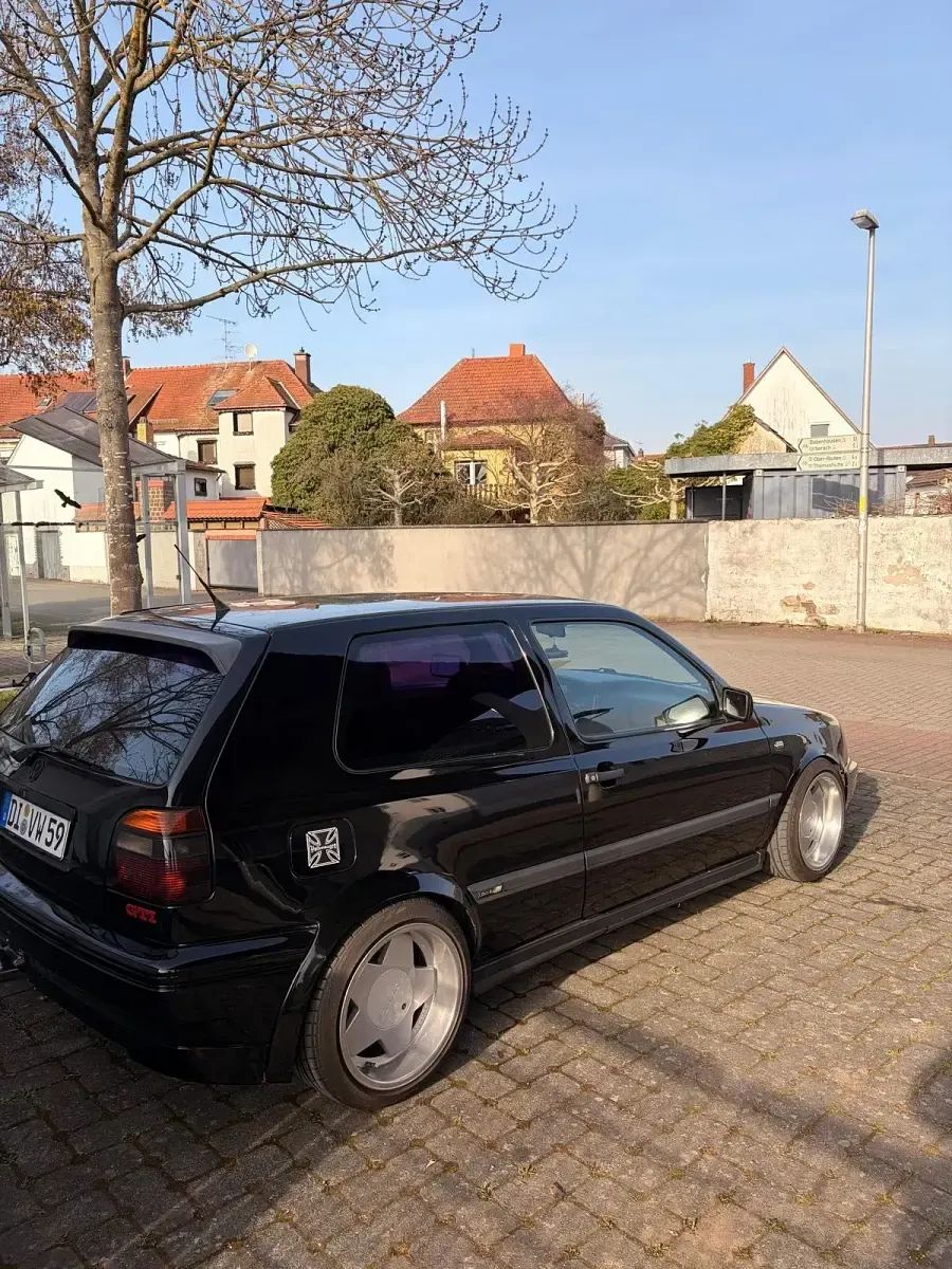 Gebraucht VW Golf GTI 115 PS (84 kW) 1996 Schwarz Coupé