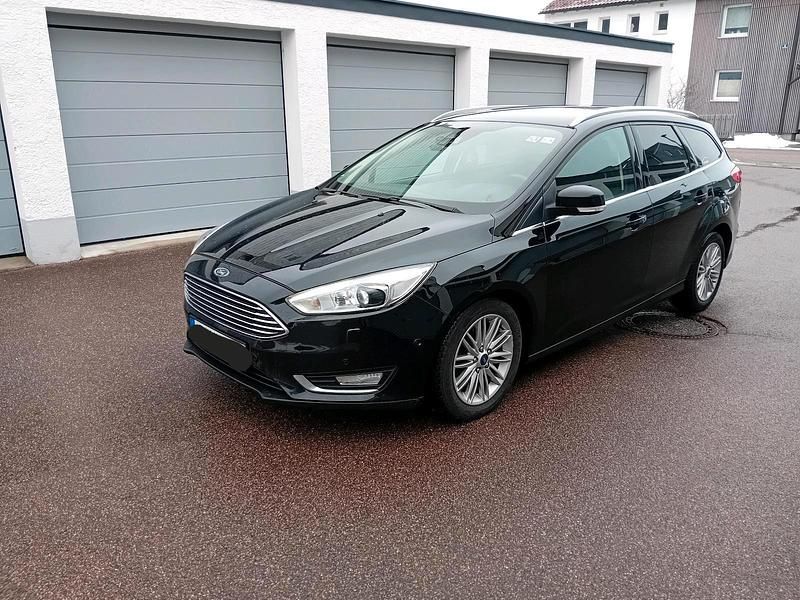 Gebraucht Ford Focus Titanium 120 PS (88 kW) 2018 Schwarz Kombi