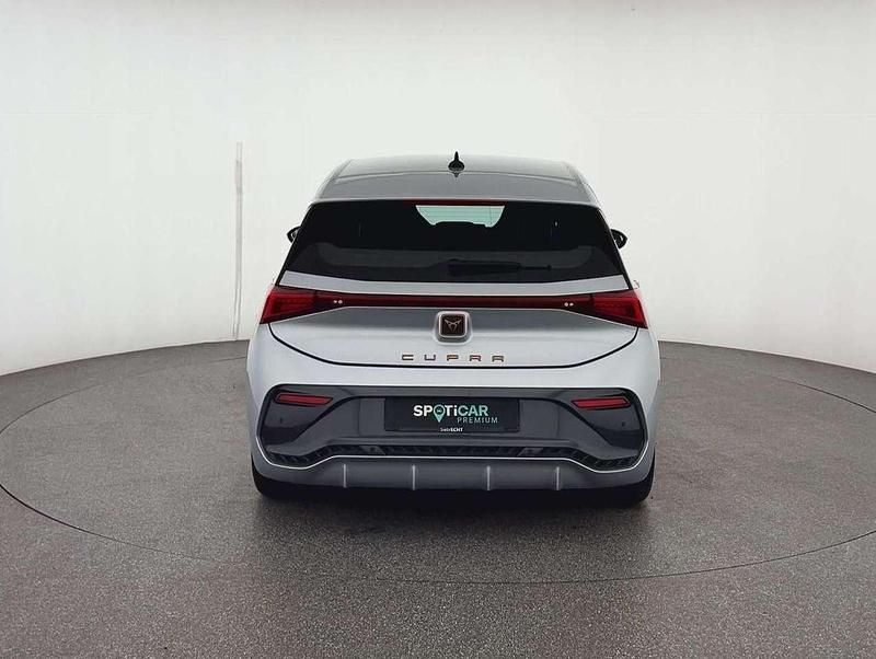 Gebraucht Cupra Born Basis 150 kW (204 PS) 2022 Silber Kleinwagen