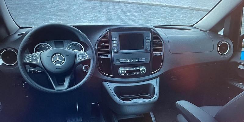 Gebraucht Mercedes Vito 190 PS (139 kW) 2024 Schwarz Van