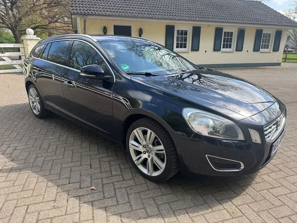 Gebraucht Volvo V60 Summum 205 PS (150 kW) 2011 Schwarz Kombi