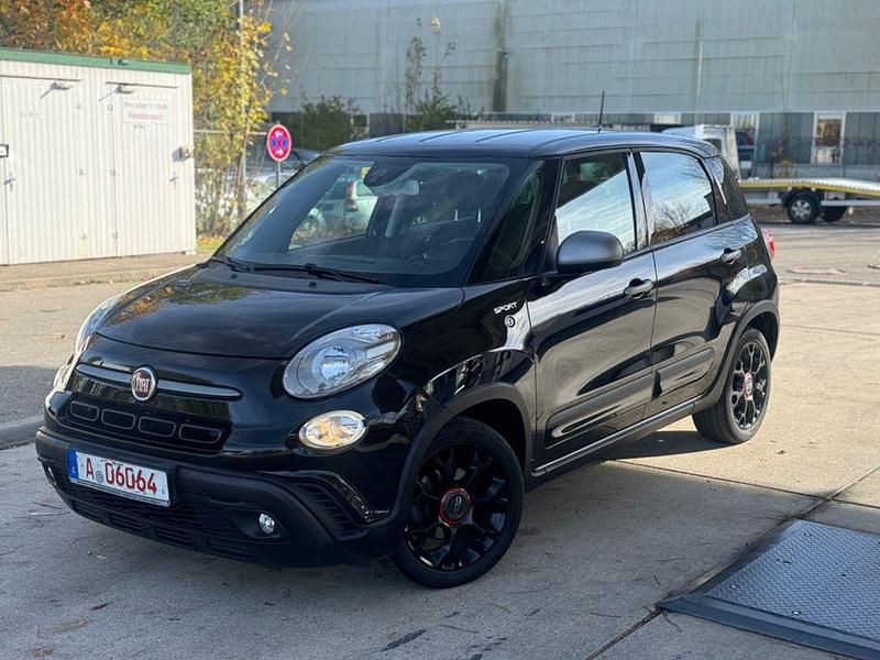 Schwarz Gebraucht 2020 Fiat 500L Sport Van / Kleinbus | 8.990 € (Guter Preis) - Bild 1/4