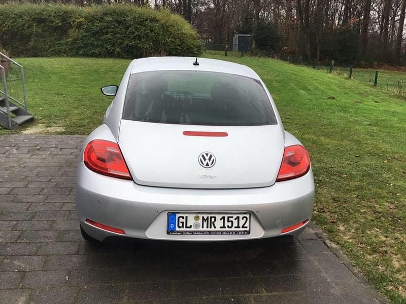 Gebraucht VW Beetle 105 PS (77 kW) 2014 Silber Kleinwagen