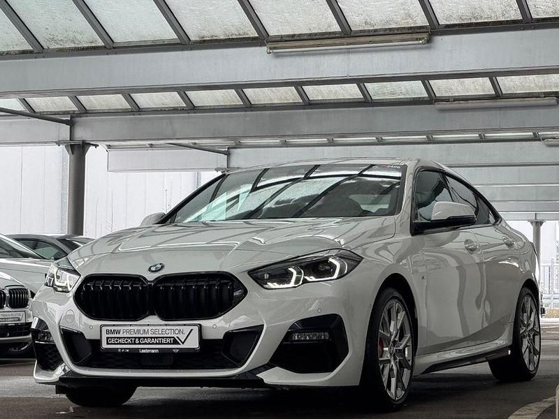Gebraucht BMW 220 M Sport 178 PS (130 kW) 2024 Alpinweiss uni Coupé