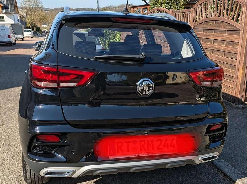 Gebraucht MG ZS Luxury 106 PS (77 kW) 2023 Schwarz SUV