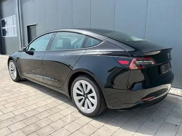 Usata Tesla Model 3 Standard Range Plus 77 kW (105 CV) 2022 Nero Berlina