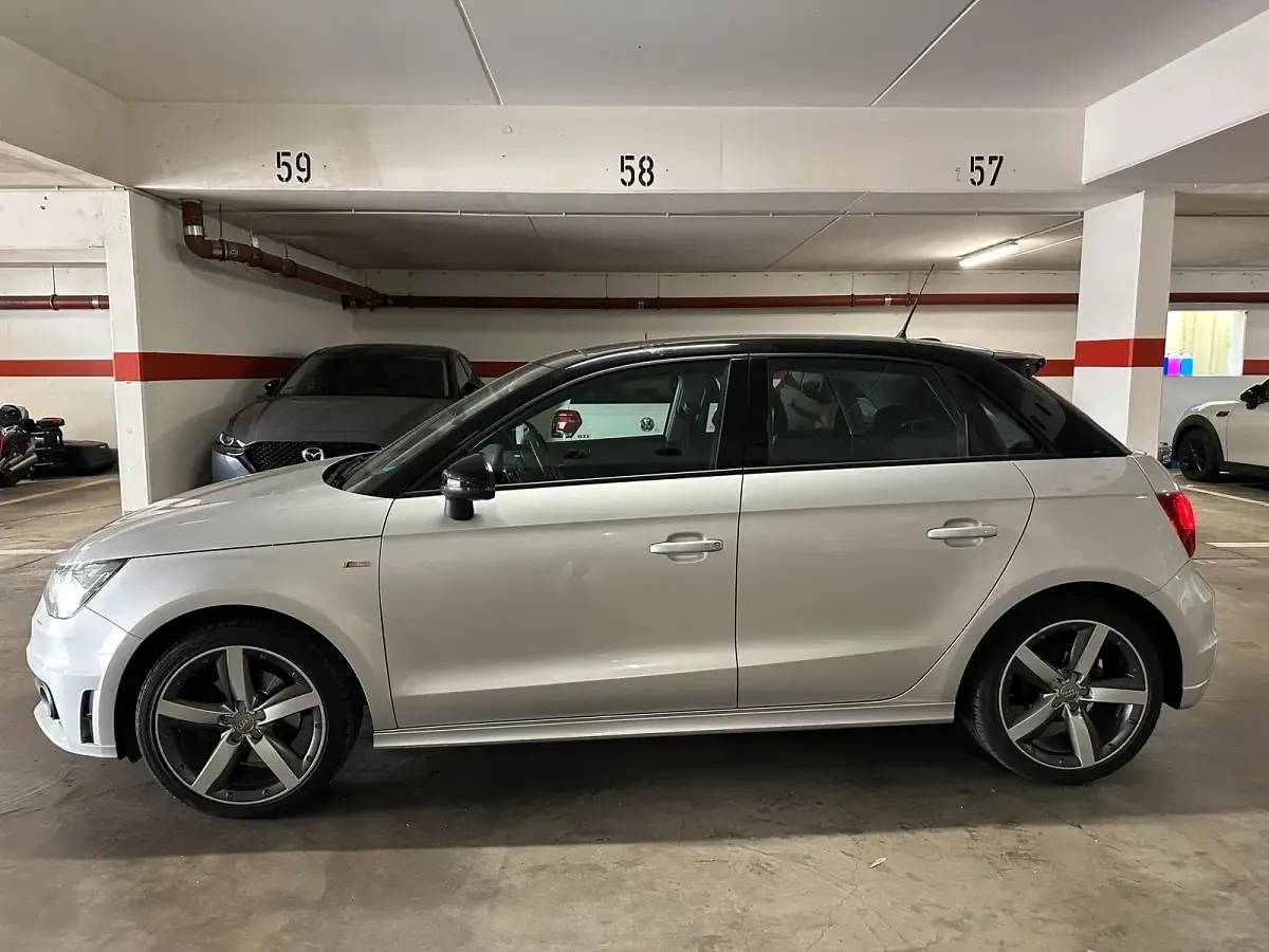 Używany Audi A1 S-Line 125 KM (91 kW) 2014 Srebrny Hatchback