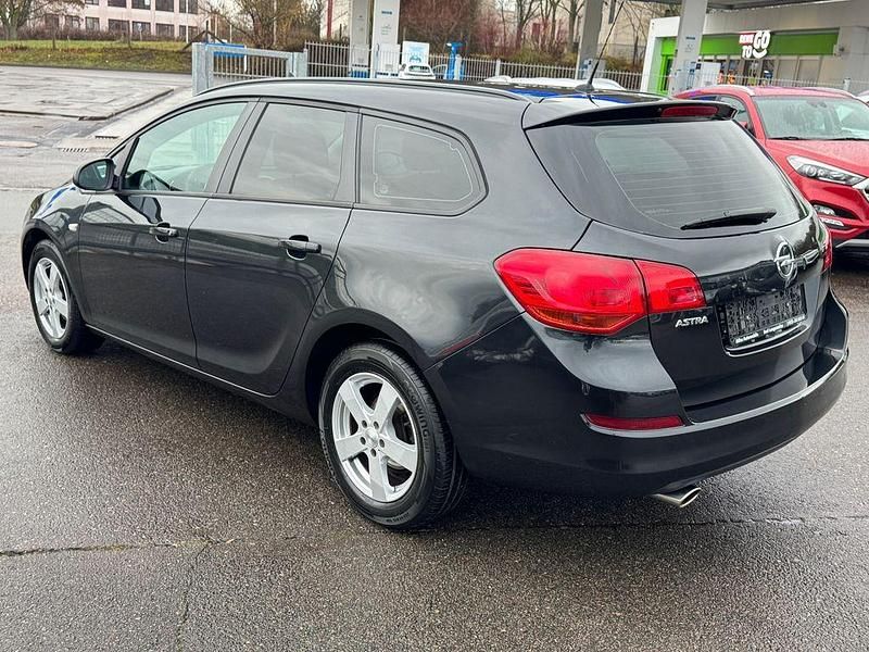 Gebraucht Opel Astra Selection 120 PS (88 kW) 2012 Schwarz Kombi