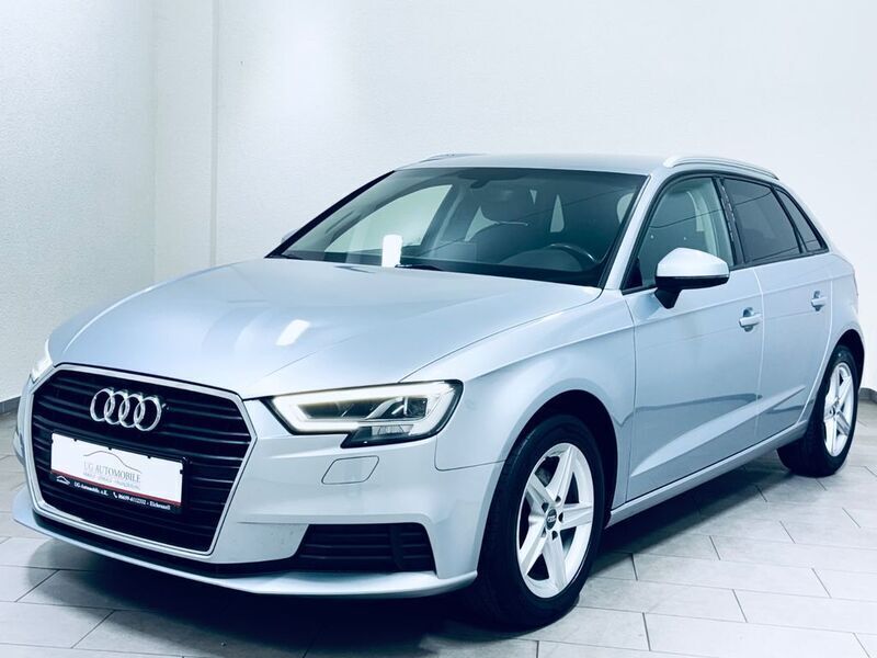 Silber Gebraucht 2019 Audi A3 Sportback Comfort Limousine | 11.000 € (Guter Preis) - Bild 1/4