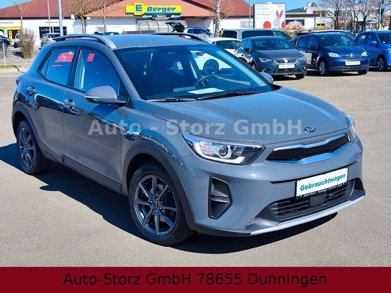 Grau Gebraucht 2021 Kia Stonic Vision SUV | 17.990 € (Fairer Preis) - Bild 1/4
