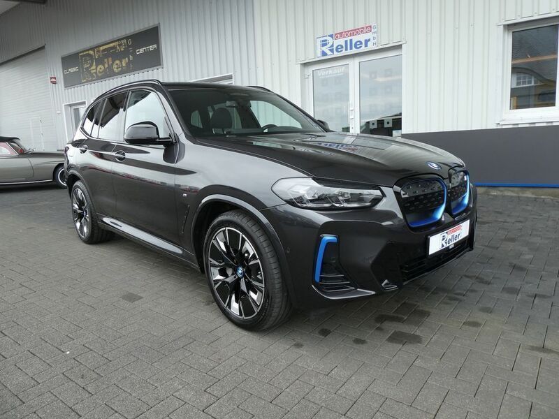 Grau Gebraucht 2023 BMW iX3 Impressive SUV | 52.900 € (Teuer) - Bild 1/4