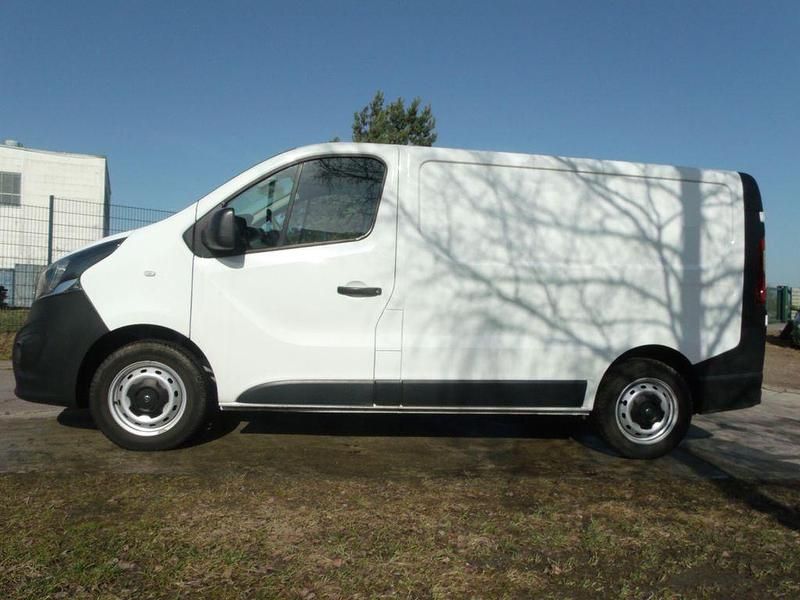 Second-hand Opel Vivaro 95 CP (69 kW) 2018 Alb Monovolum