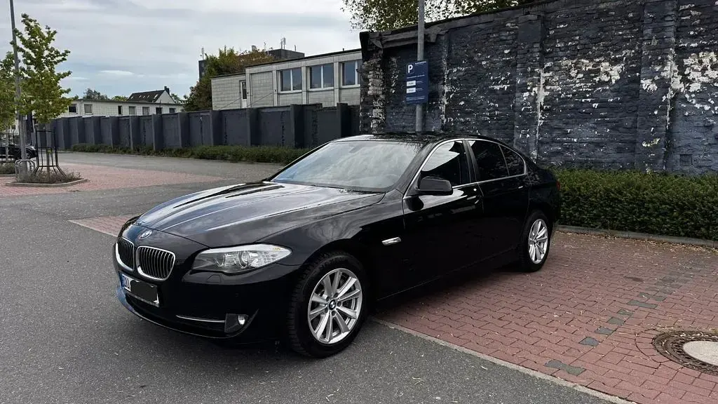 Gebraucht BMW 528 245 PS (180 kW) 2012 Schwarz Limousine