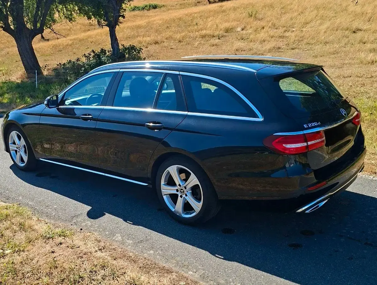 Gebraucht Mercedes E220 Avantgarde 194 PS (142 kW) 2017 Schwarz Kombi