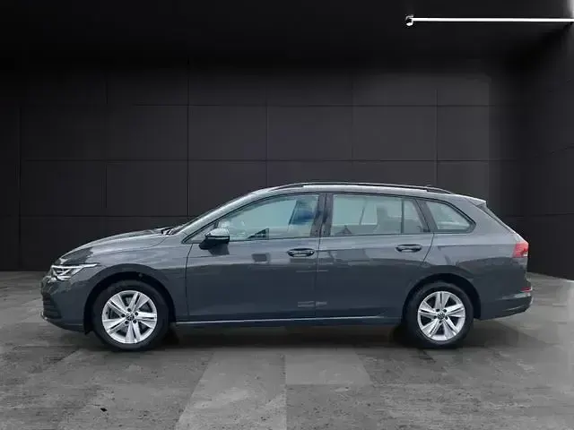 Gebraucht VW Golf VIII Life 150 PS (110 kW) 2021 Grau Kombi