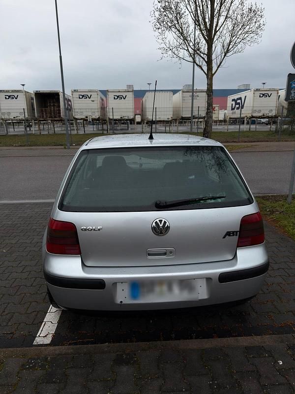 Gebraucht VW Golf IV 75 PS (55 kW) 2001 Silber Kleinwagen