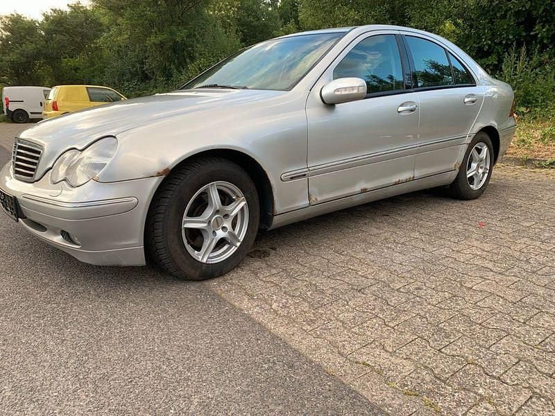 Gebraucht Mercedes C200 Elegance 116 PS (85 kW) 2002 Silber Limousine