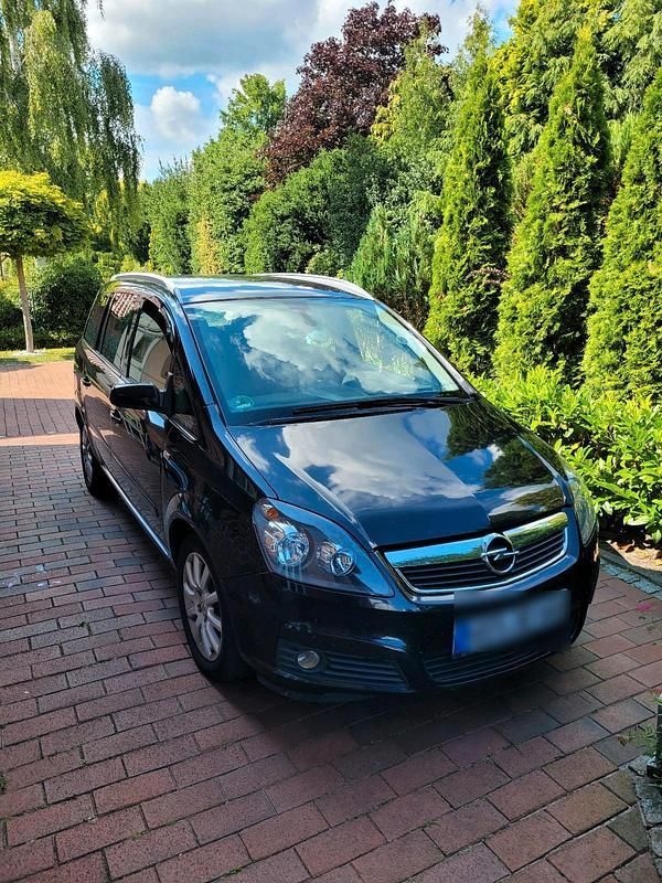 Schwarz Gebraucht 2005 Opel Zafira Van / Kleinbus | 2.280 € (Teuer) - Bild 1/4
