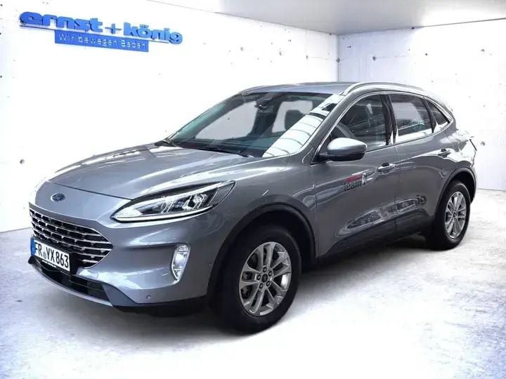 Solar silver metallic (metallic) Gebraucht 2023 Ford Kuga Titanium SUV | 29.990 € (Fairer Preis) - Bild 1/4