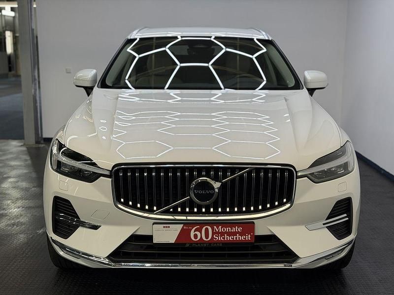 Gebraucht Volvo XC60 Plus 197 PS (144 kW) 2023 Crystal white SUV