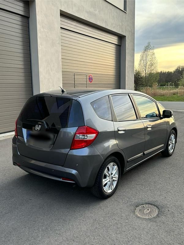 Gebraucht Honda Jazz 100 PS (73 kW) 2011 Grau Kleinwagen