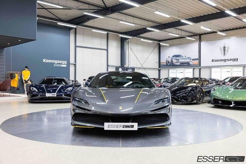 Gebraucht Ferrari SF90 999 PS (734 kW) 2021 Grau Coupé