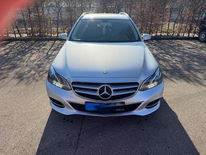 Gebraucht Mercedes E200 136 PS (100 kW) 2013 Grau Kombi