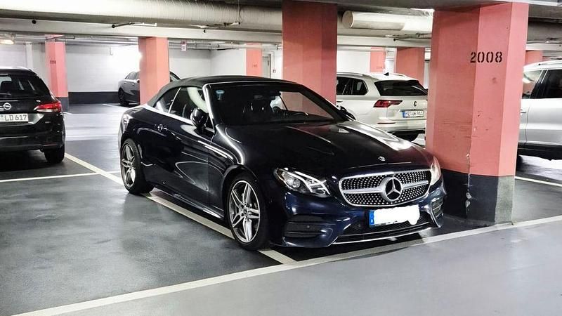 Blau Gebraucht 2019 Mercedes E220 AMG line Cabrio | 31.900 € (Fairer Preis) - Bild 1/4