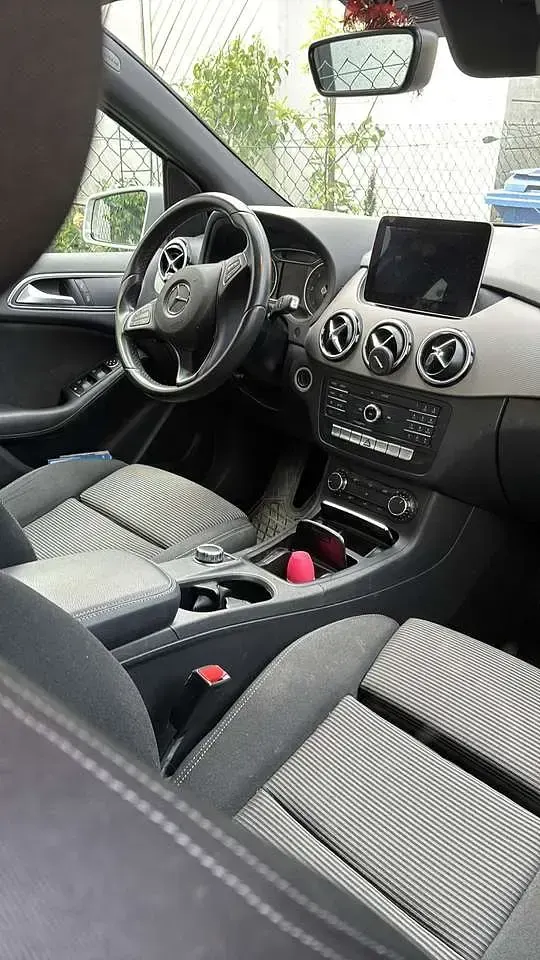 Gebraucht Mercedes B180 109 PS (80 kW) 2016 Grau Kleinwagen