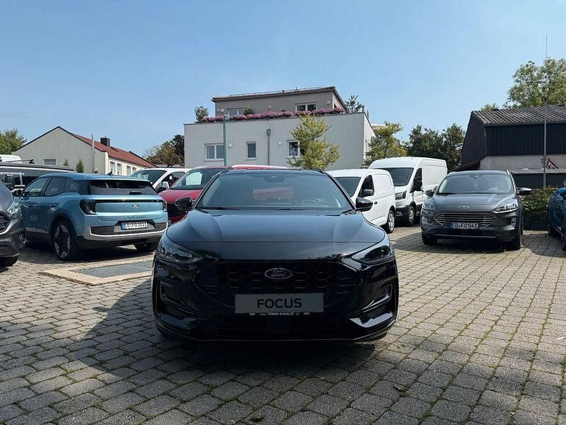 Neu Ford Focus ST-Line 155 PS (114 kW) 2025 Schwarz Limousine