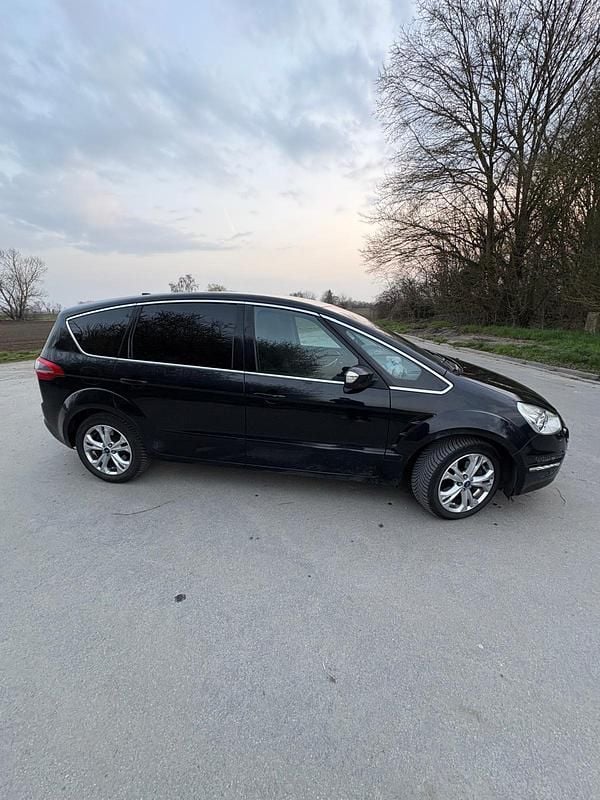 Gebraucht Ford S-MAX 140 PS (102 kW) 2011 Schwarz Van / Kleinbus
