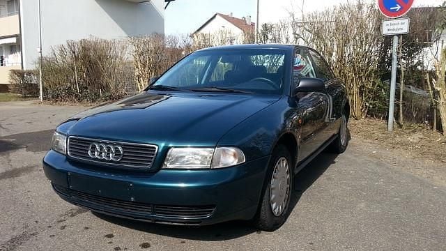 Gebraucht Audi A4 101 PS (74 kW) 1996 Grün metallic Limousine
