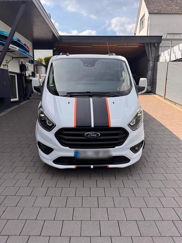 Weiß Gebraucht 2022 Ford Transit Custom Sport Van / Kleinbus | 35.500 € (Fairer Preis) - Bild 1/4
