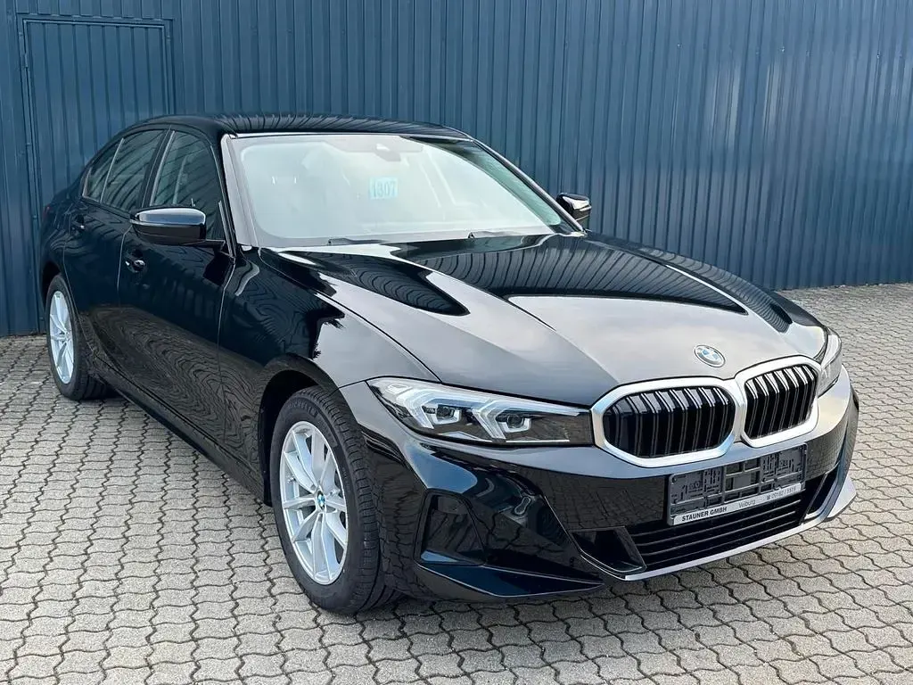Gebraucht BMW 320 190 PS (139 kW) 2024 Schwarz Limousine