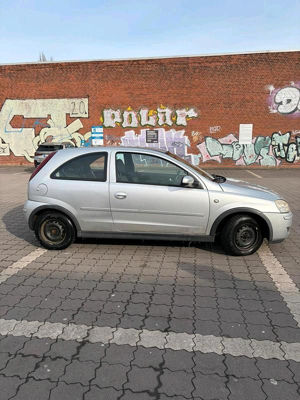 Gebraucht Opel Corsa 80 PS (58 kW) 2005 Silber Kleinwagen