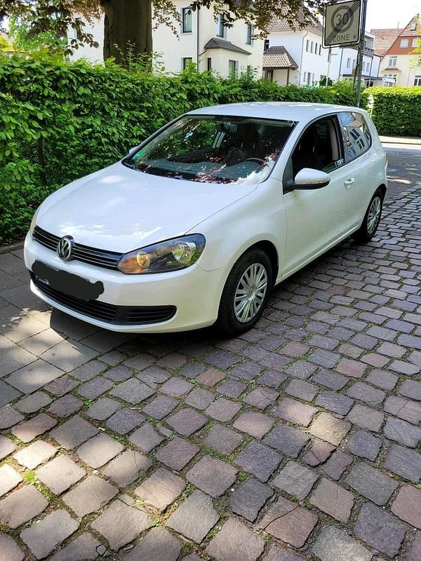Weiß Gebraucht 2010 VW Golf VI Limousine | 2.799 € (Superpreis) - Bild 1/4