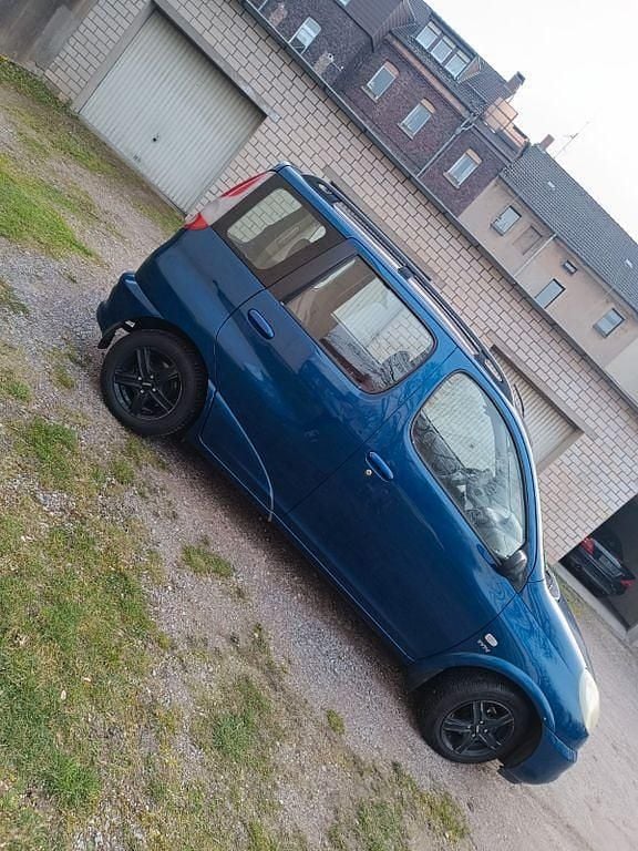 Gebraucht Toyota Yaris Verso 87 PS (63 kW) 2002 Blau Van / Kleinbus