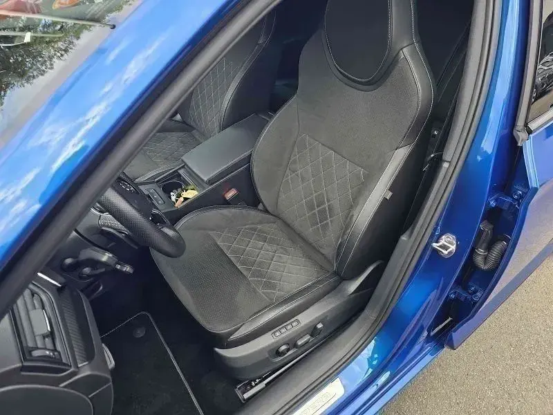 Gebraucht Skoda Superb SportLine 150 PS (110 kW) 2024 Blau Kombi