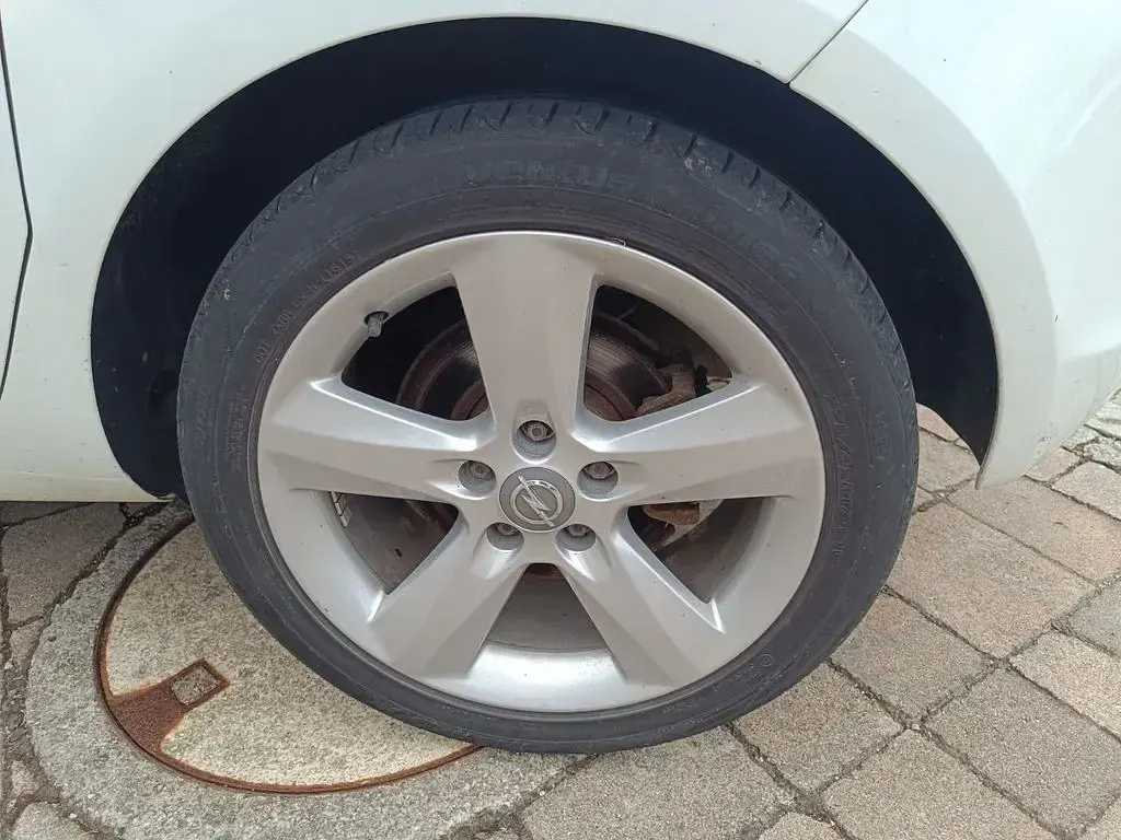 Gebraucht Opel Meriva Color Edition 120 PS (88 kW) 2011 Weiß Van / Kleinbus