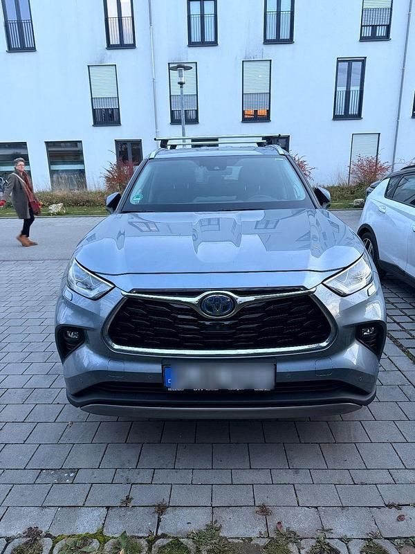 Blau Gebraucht 2022 Toyota Highlander Luxury SUV | 39.900 € - Bild 1/4