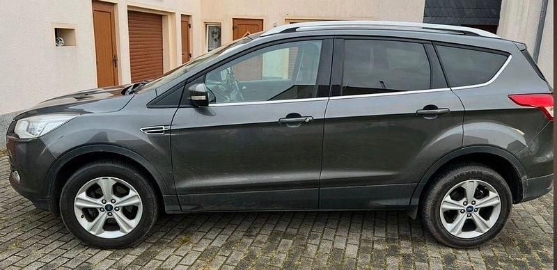 Gebraucht Ford Kuga SYNC Edition 150 PS (110 kW) 2016 Grau SUV