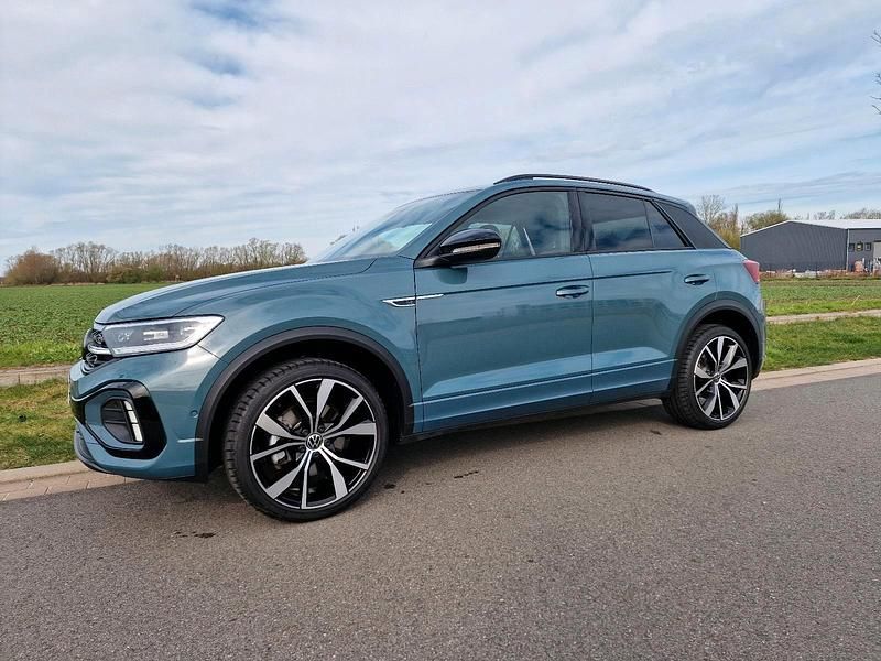 Second-hand VW T-Roc Style 150 CP (110 kW) 2023 Andere farben SUV