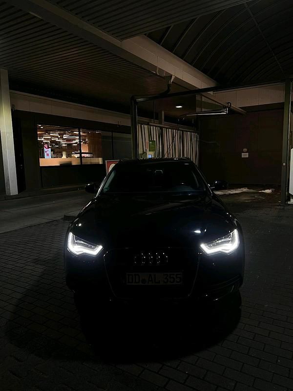 Schwarz Gebraucht 2012 Audi A6 Kombi | 13.300 € (Fairer Preis) - Bild 1/4