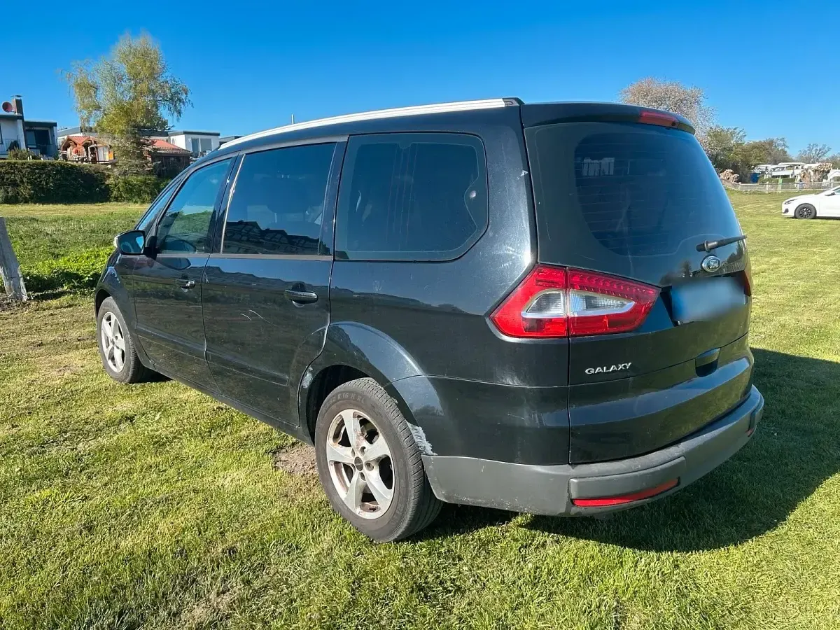Gebraucht Ford Galaxy 163 PS (119 kW) 2011 Schwarz Van / Kleinbus