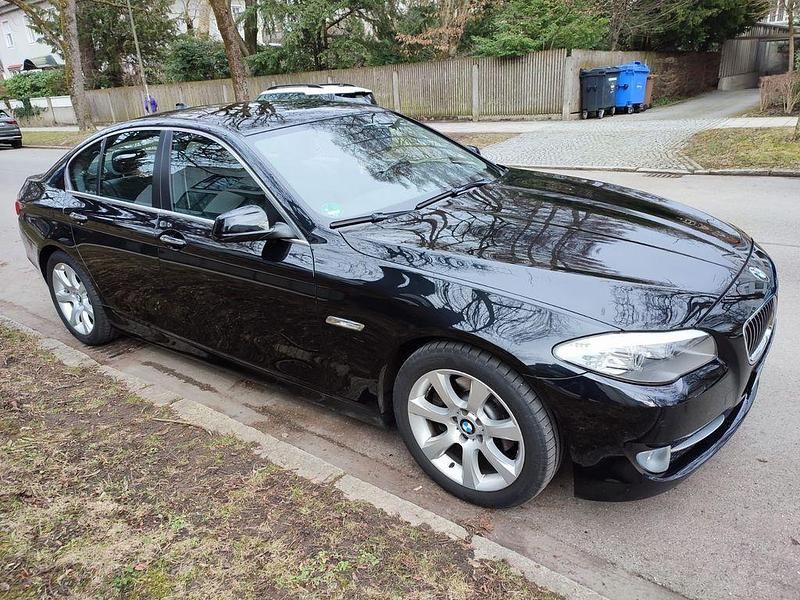 Schwarz Gebraucht 2013 BMW 520 Luxury Line Limousine | 15.000 € (Etwas zu teuer) - Bild 1/4